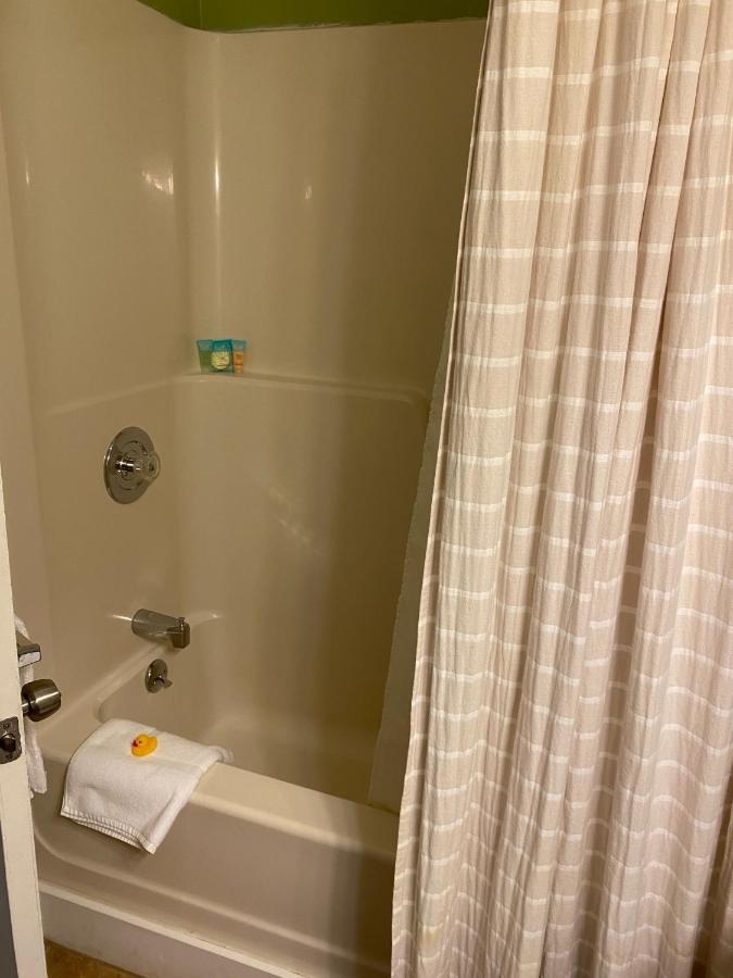Bristol Suites Εξωτερικό φωτογραφία
