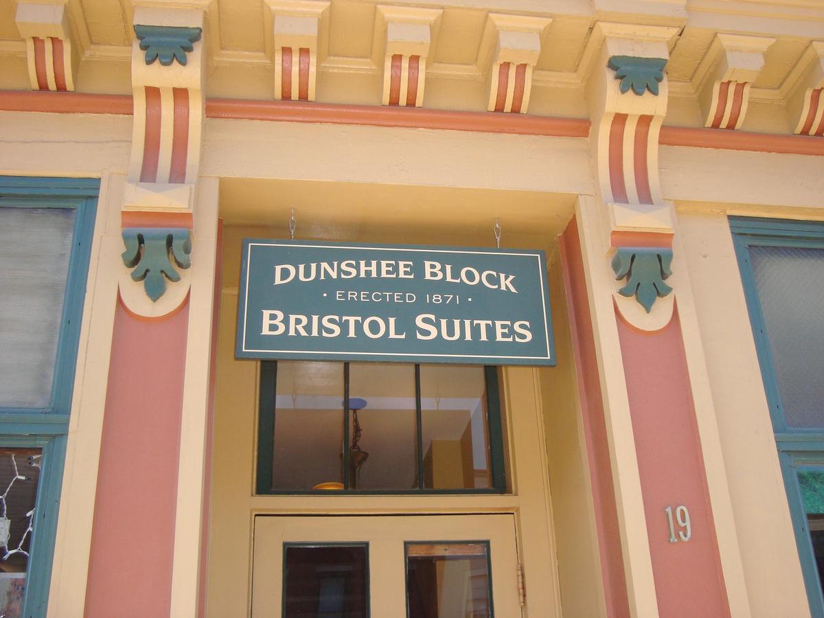 Bristol Suites Εξωτερικό φωτογραφία
